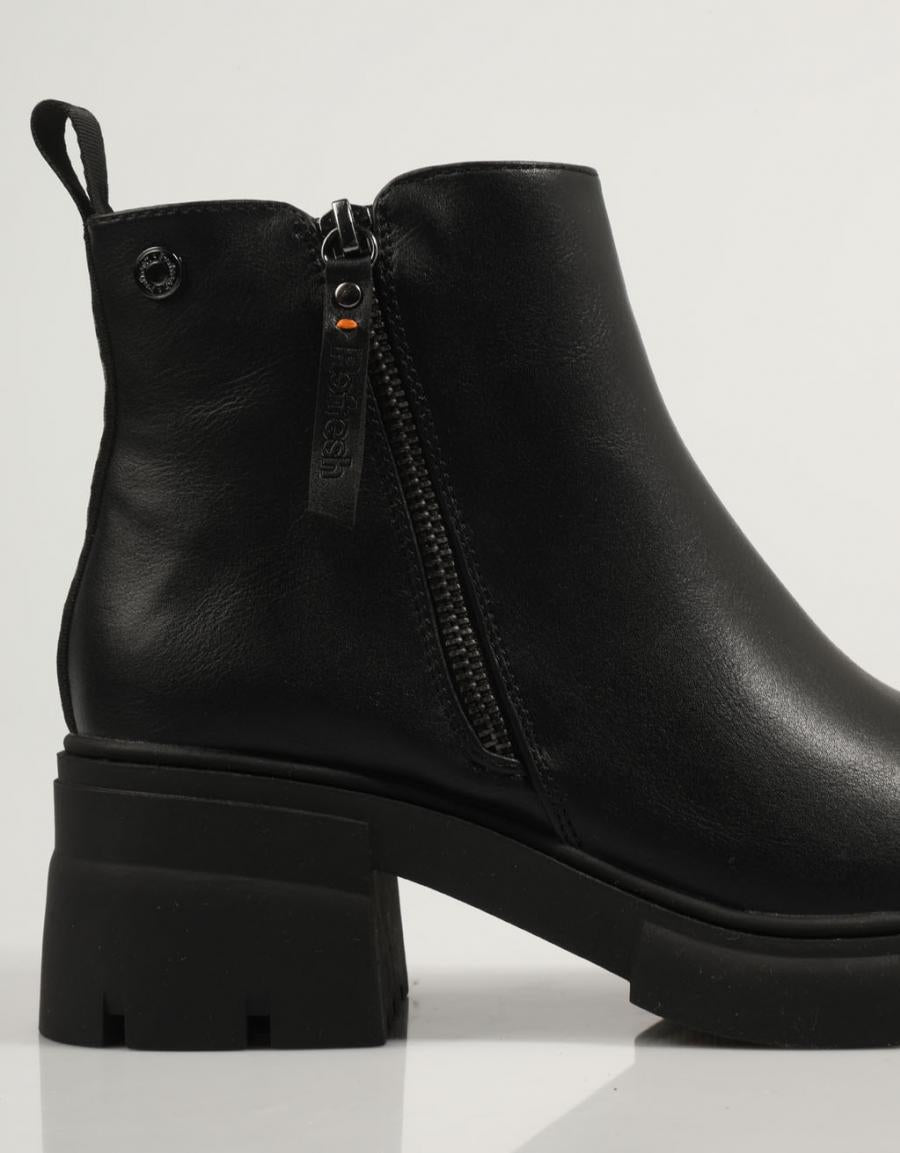 BOTINES REFRESH 171054 en color Negro