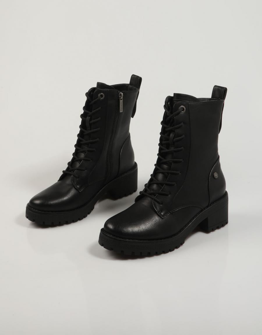 BOTINES REFRESH 171096 en color Negro
