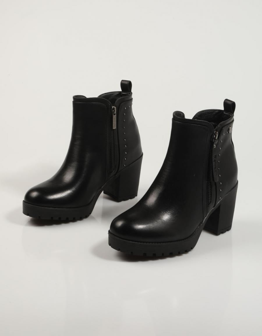 BOTINES REFRESH 171333 en color Negro