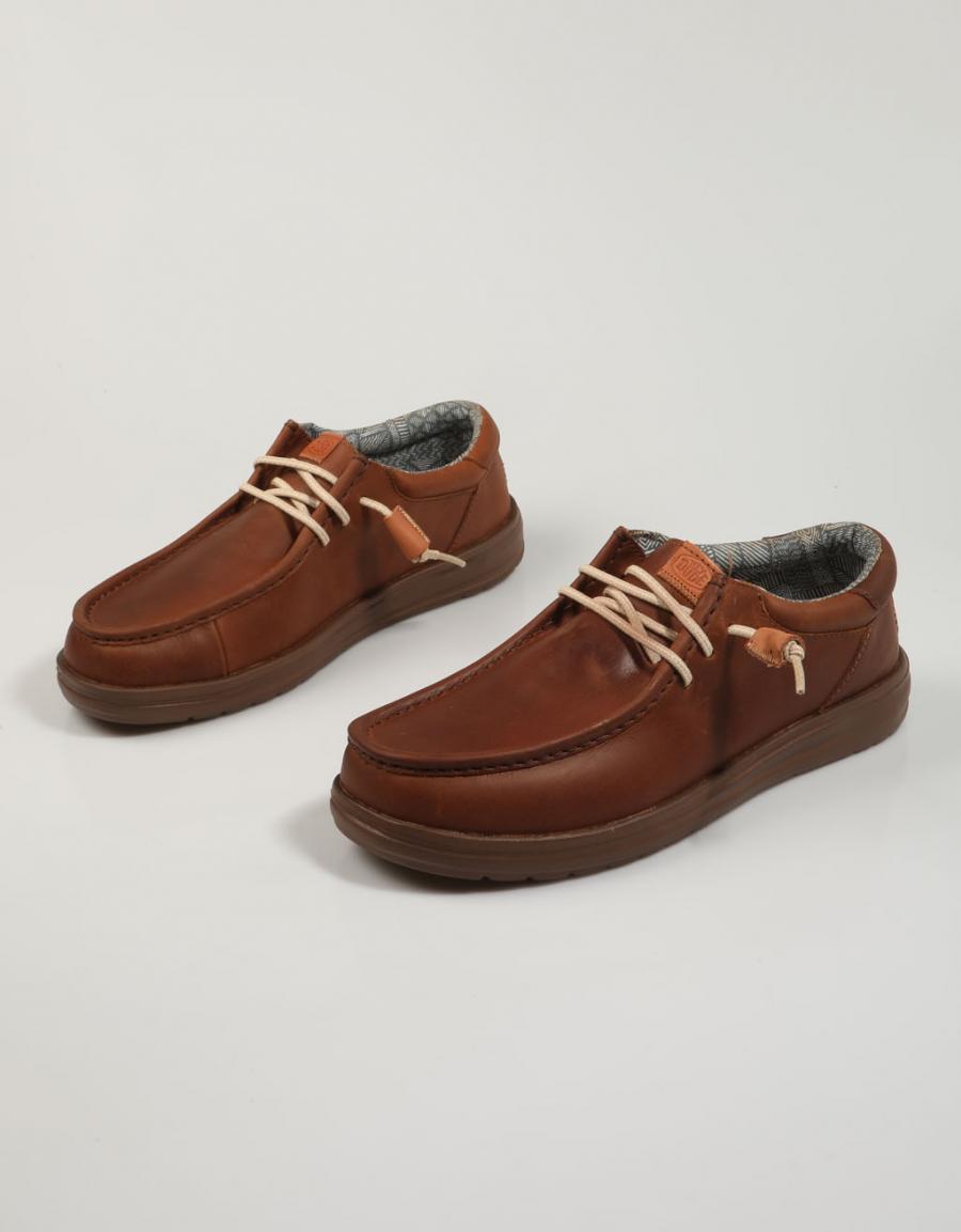 ZAPATOS SPORT DUDE WALLY en color Cuero