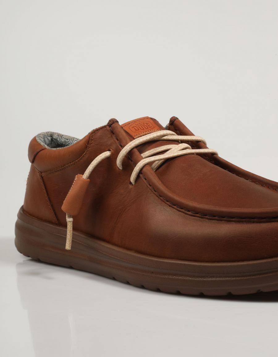 ZAPATOS SPORT DUDE WALLY en color Cuero