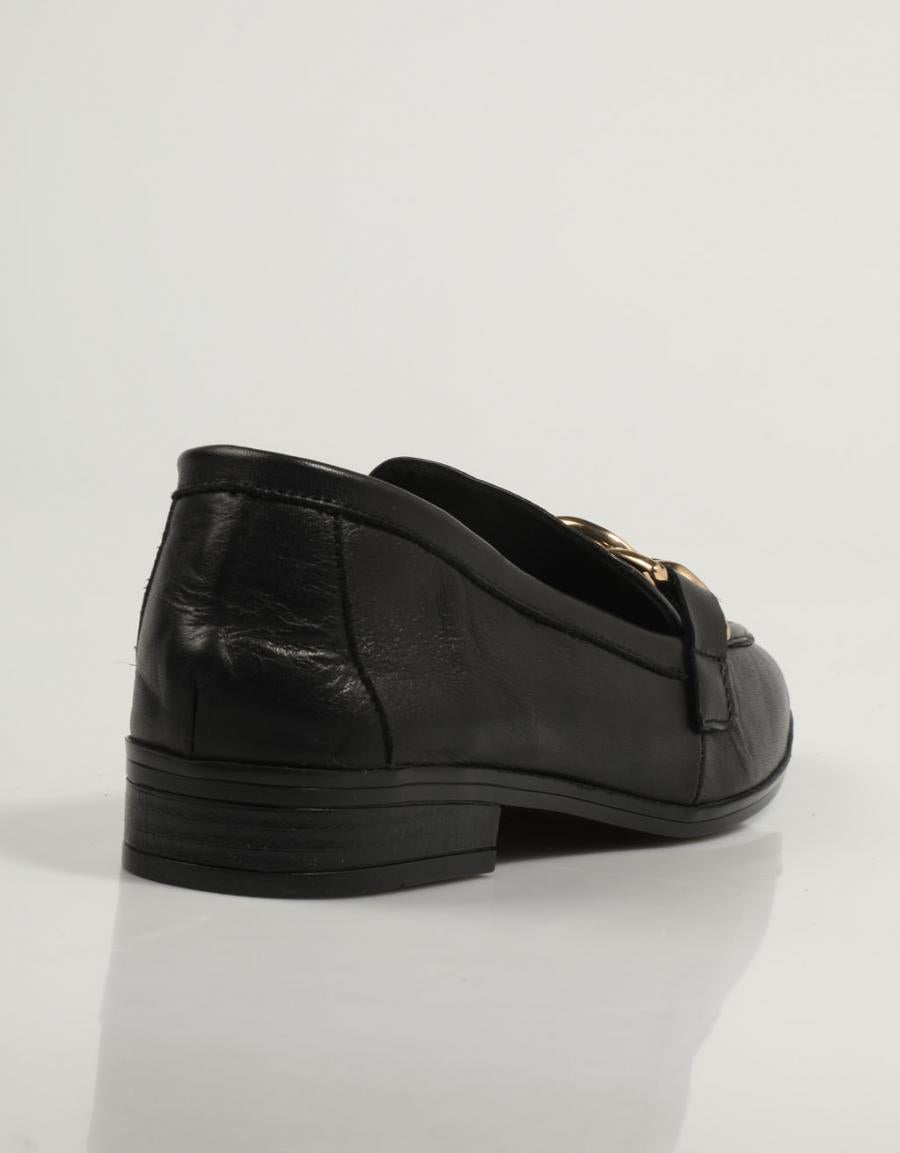 ZAPATOS SPORT TOP 3 23823 en color Negro