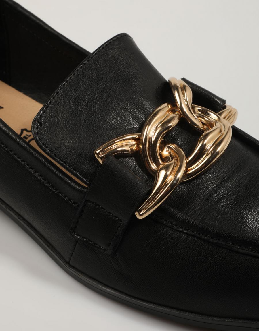 ZAPATOS SPORT TOP 3 23823 en color Negro