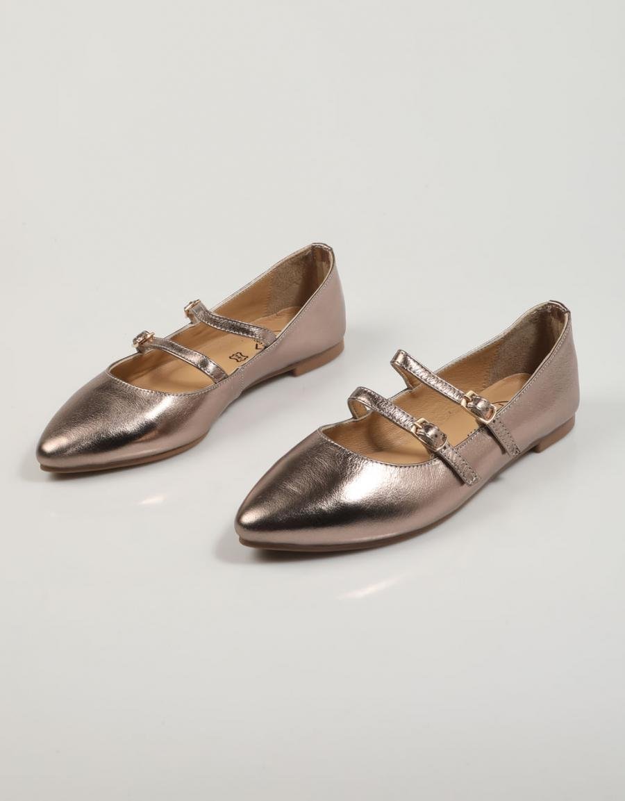 ZAPATOS SPORT TOP 3 23650 en color Plata