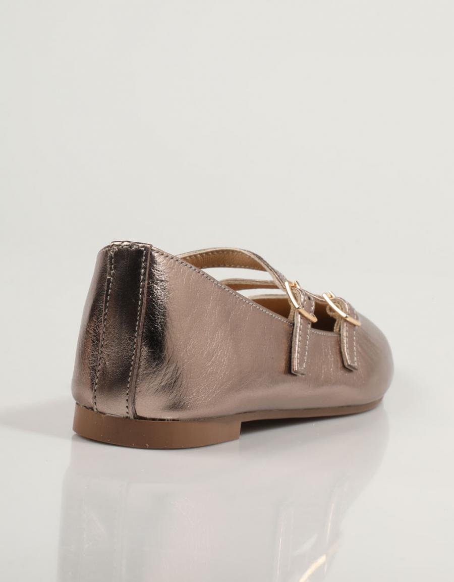 ZAPATOS SPORT TOP 3 23650 en color Plata