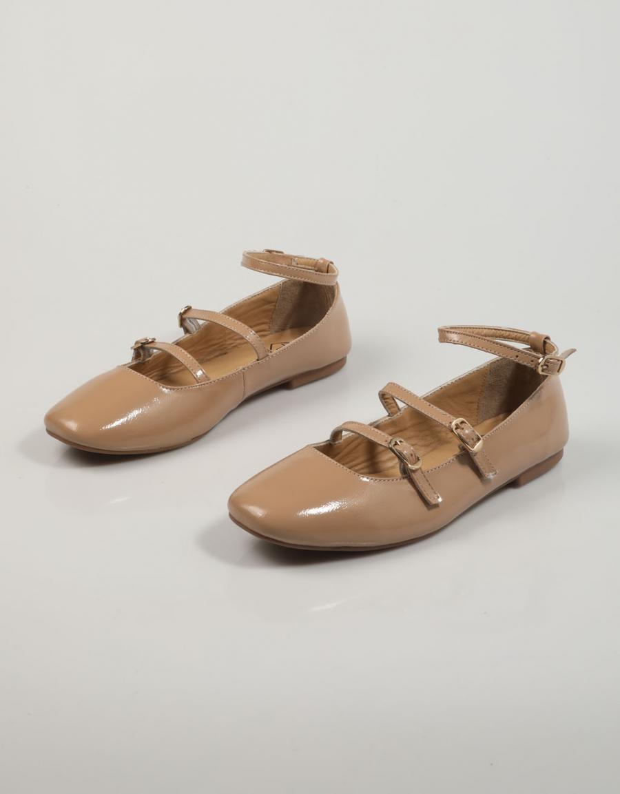 ZAPATOS SPORT TOP 3 23676 en color Beige