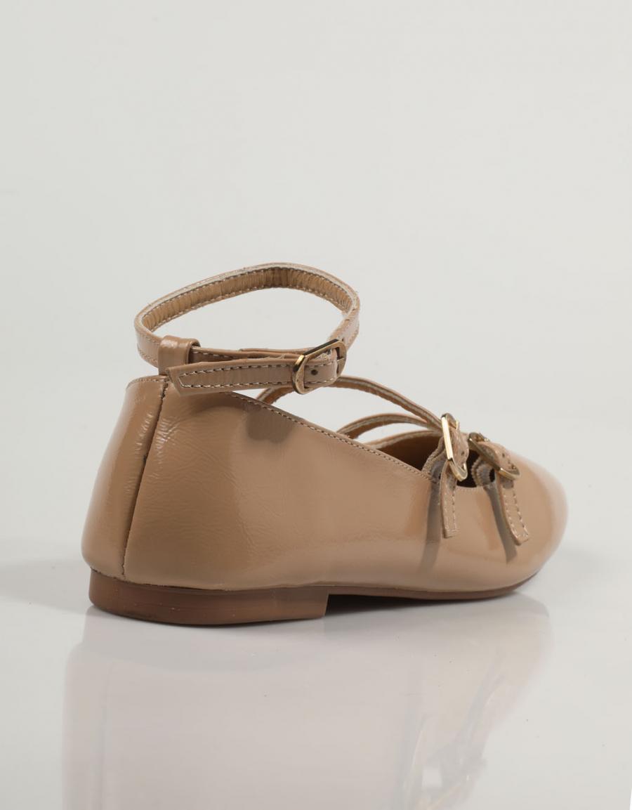 ZAPATOS SPORT TOP 3 23676 en color Beige
