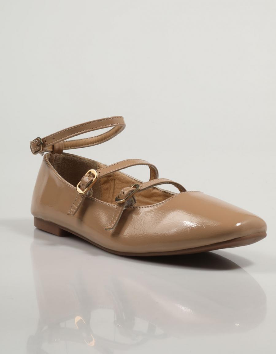 ZAPATOS SPORT TOP 3 23676 en color Beige