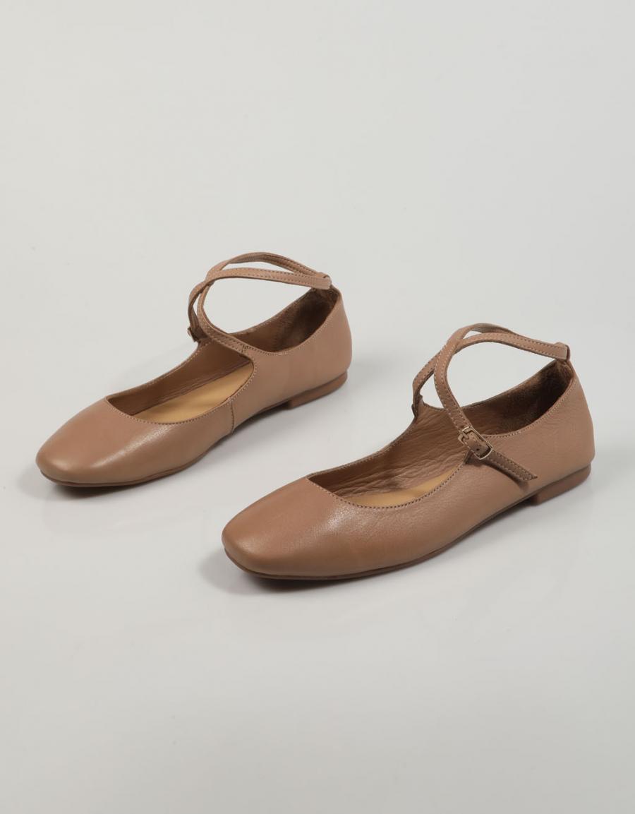 ZAPATOS SPORT TOP 3 23669 en color Beige