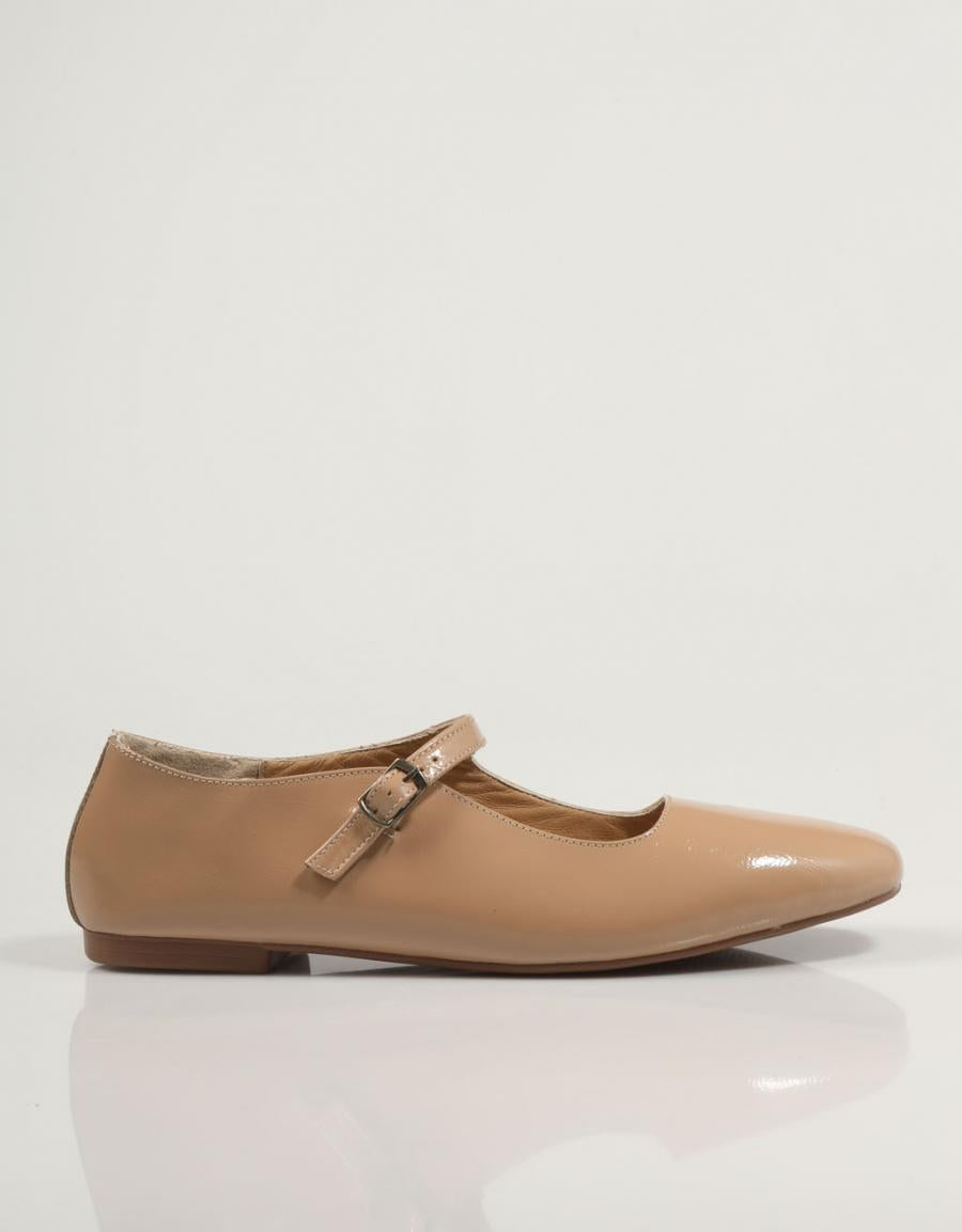 ZAPATOS SPORT TOP 3 23670 en color Beige