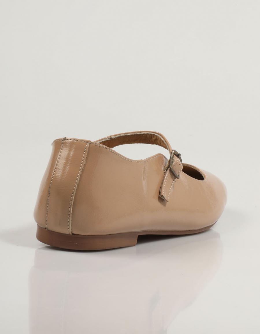 ZAPATOS SPORT TOP 3 23670 en color Beige