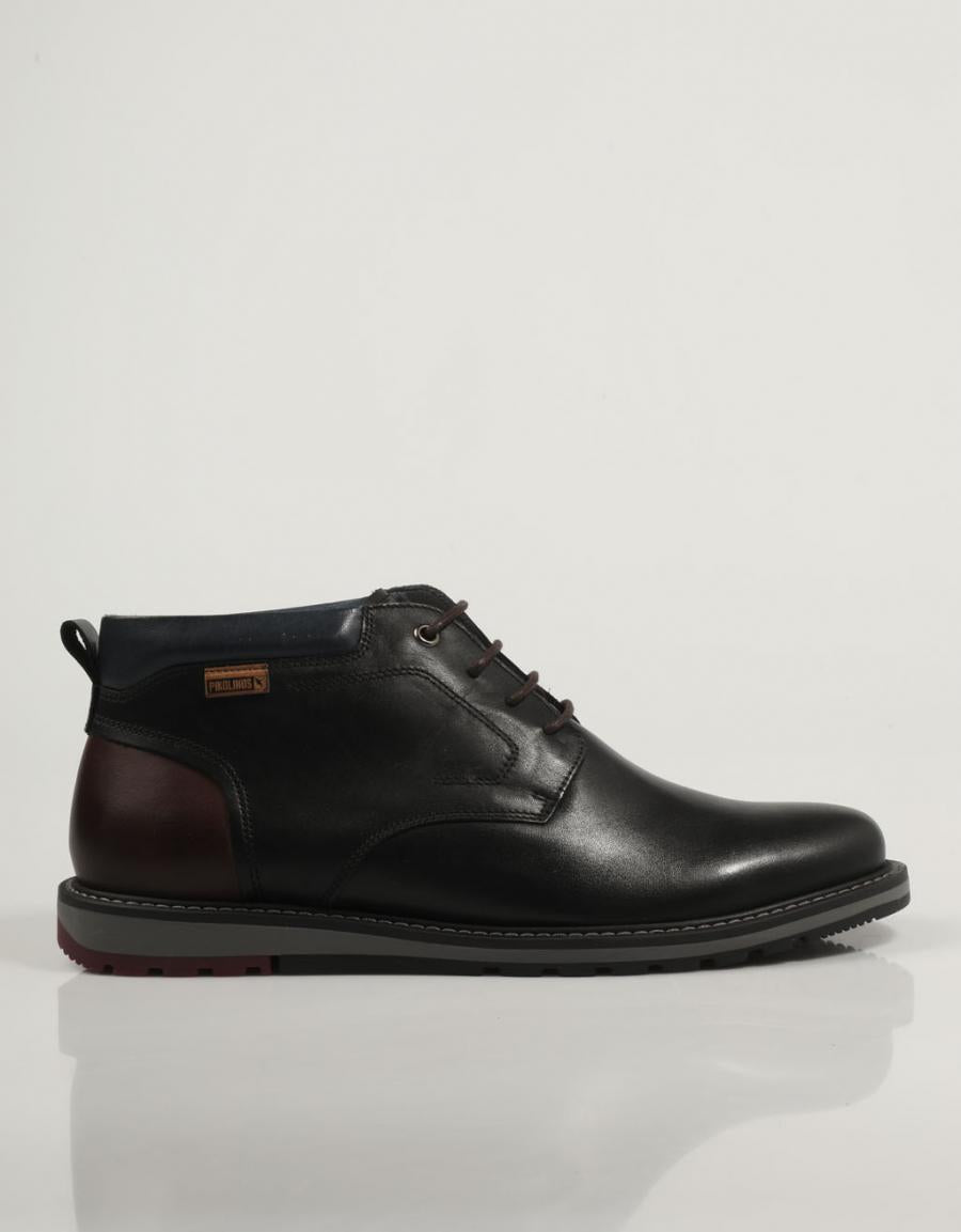 BOTINES PIKOLINOS BERNA M8J 8181C1 en color Negro