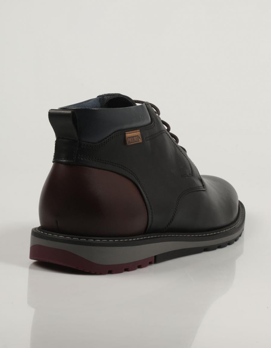 BOTINES PIKOLINOS BERNA M8J 8181C1 en color Negro