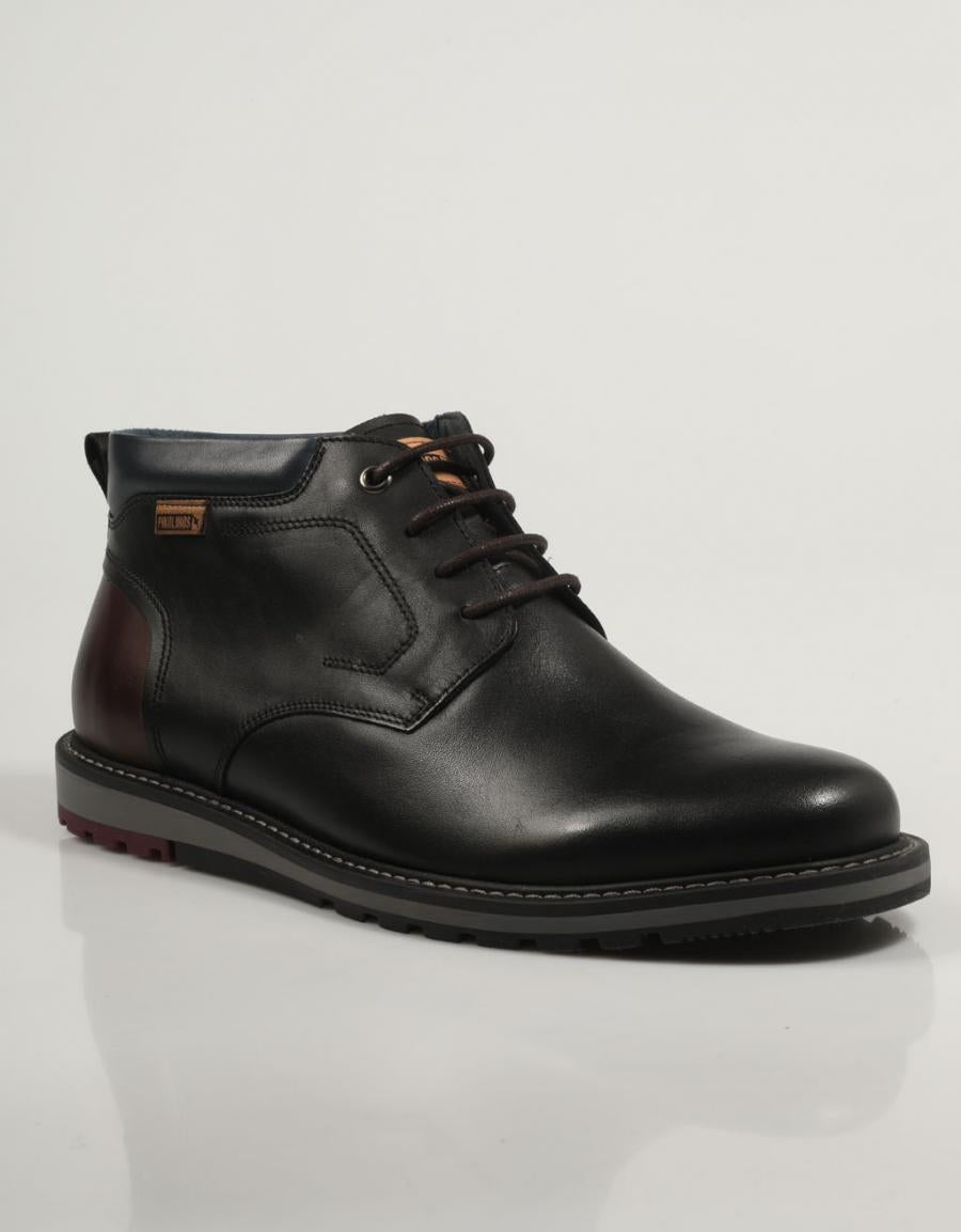 BOTINES PIKOLINOS BERNA M8J 8181C1 en color Negro