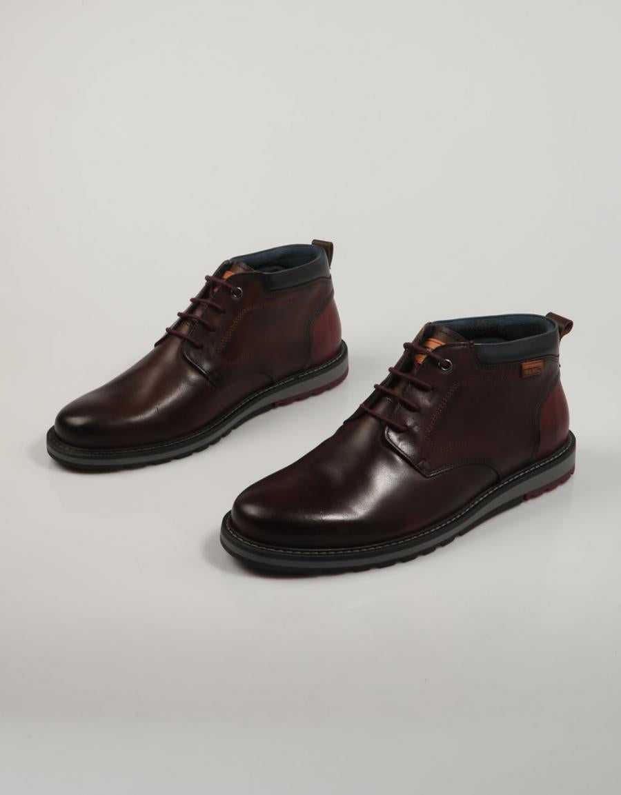 BOTINES PIKOLINOS BERNA M8J 8181C1 en color Marron