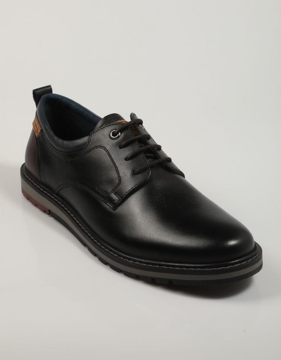 ZAPATOS SPORT PIKOLINOS BERNA M8J 4183 en color Negro