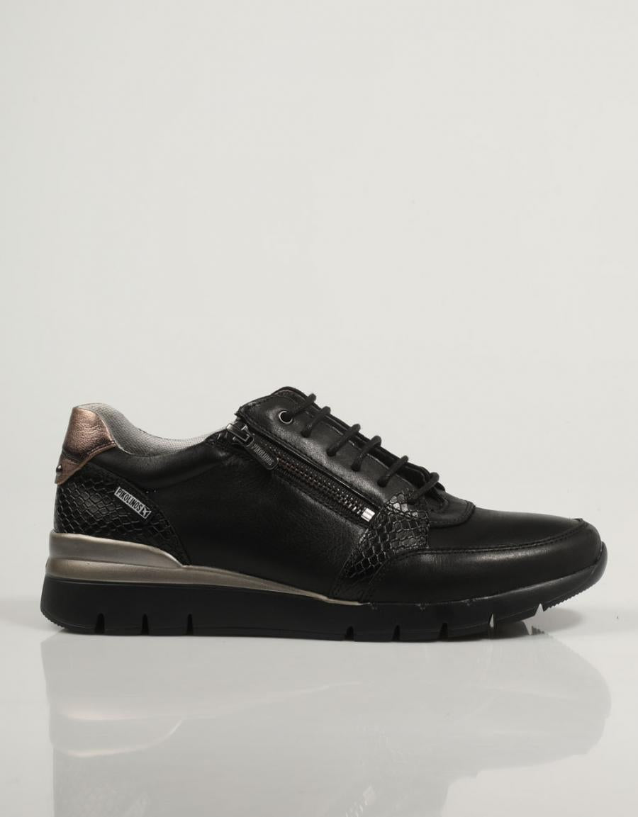 ZAPATILLAS PIKOLINOS CANTABRIA W4R 6718C2 en color Negro