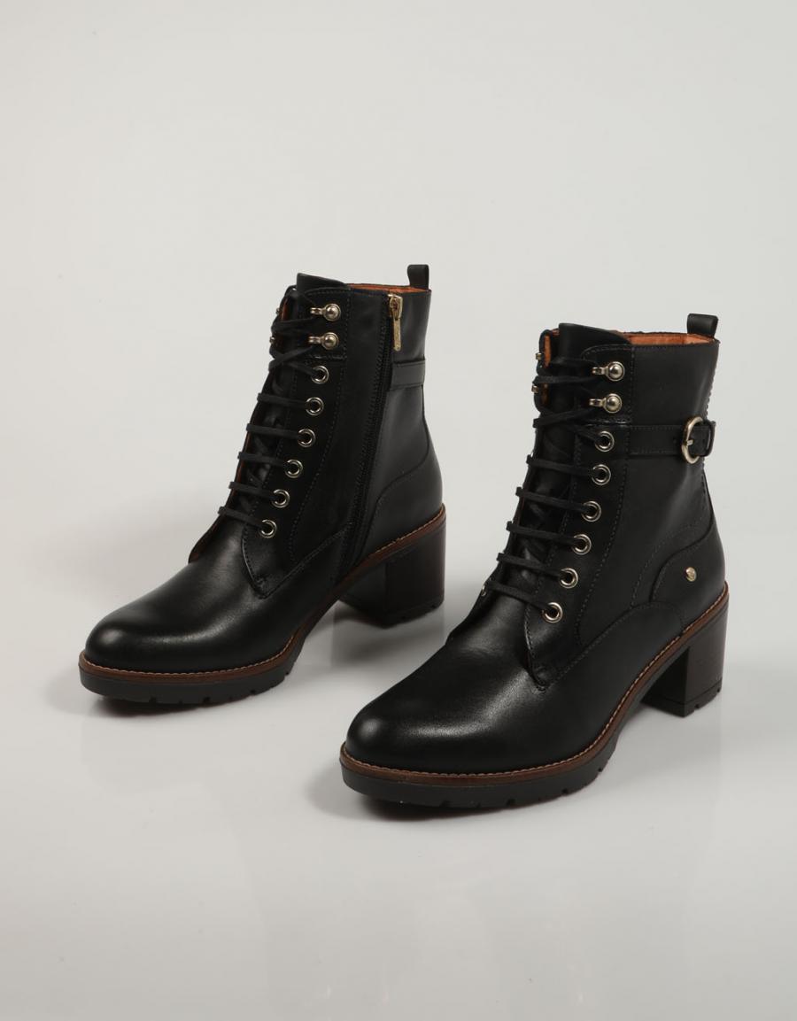 BOTINES PIKOLINOS LLANES W7H 8510 en color Negro