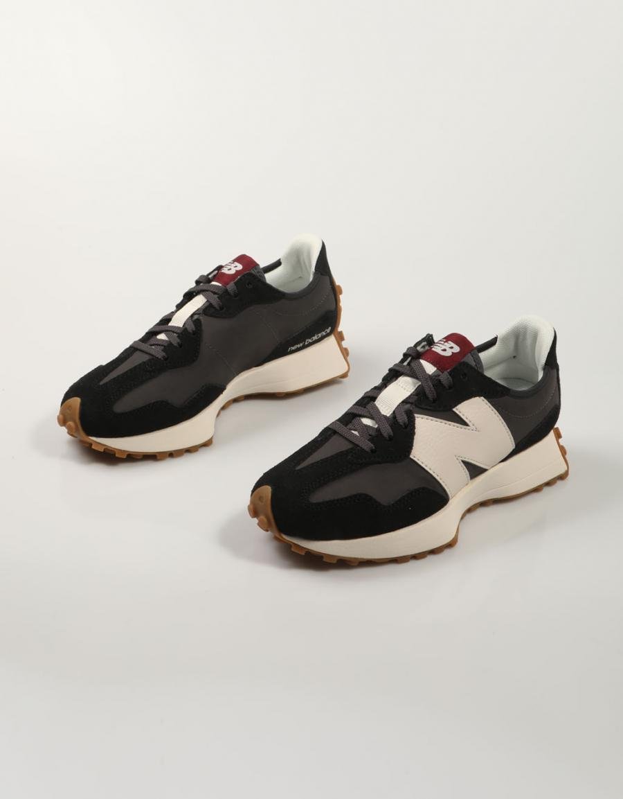 ZAPATILLAS NEW BALANCE WS327 en color Negro