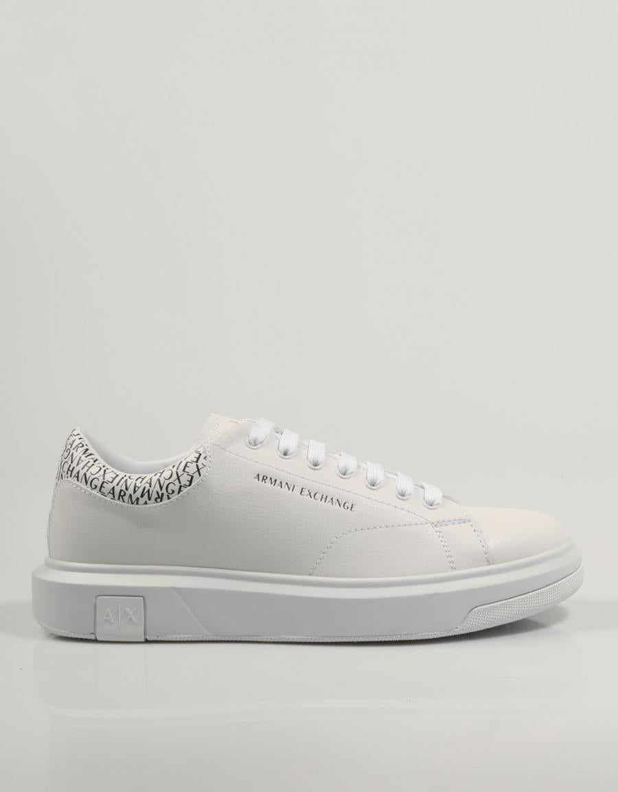 ZAPATILLAS ARMANI EXCHANGE XUX123 en color Blanco