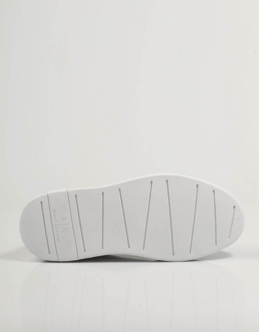 ZAPATILLAS ARMANI EXCHANGE XUX123 en color Blanco