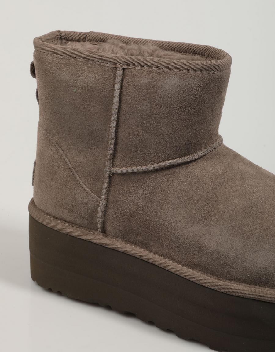 BOTINES UGG W CASSIC MINI PLATFORM en color Gris