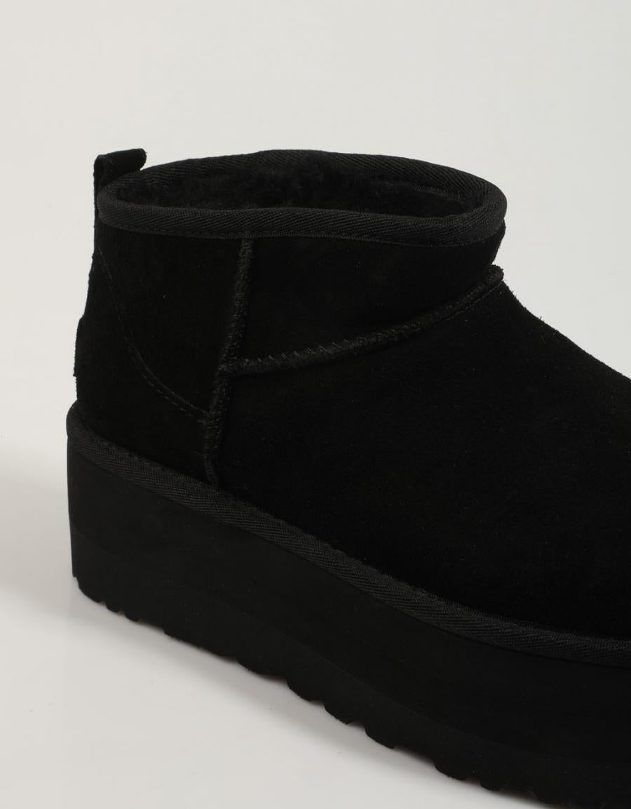 BOTINES UGG W CASSIC ULTRA MINI PLATFORM en color Negro
