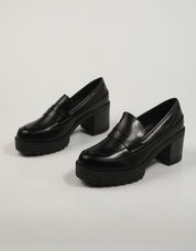 ZAPATOS SPORT CHIKA10 PILAR 20 en color Negro