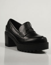 ZAPATOS SPORT CHIKA10 PILAR 20 en color Negro