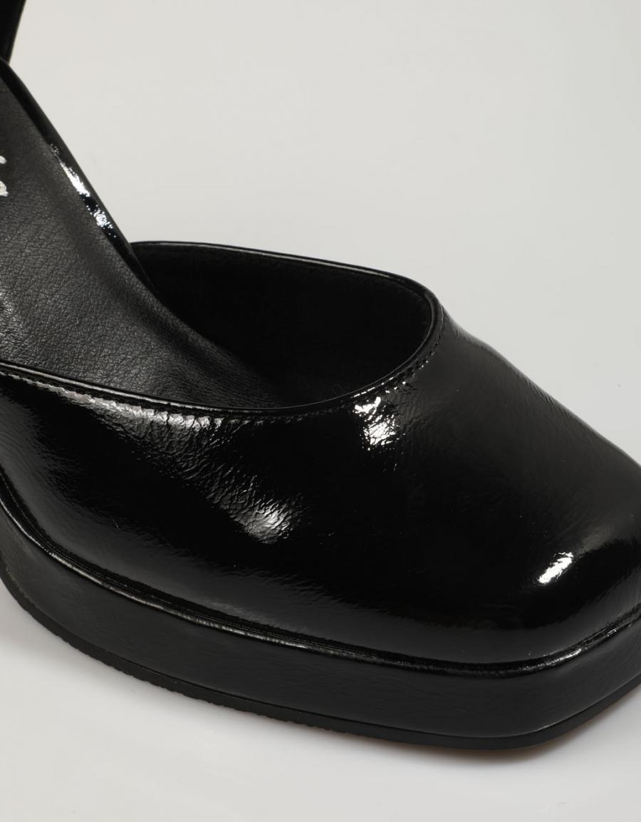 ZAPATOS VESTIR ISTERIA 23172 en color Negro