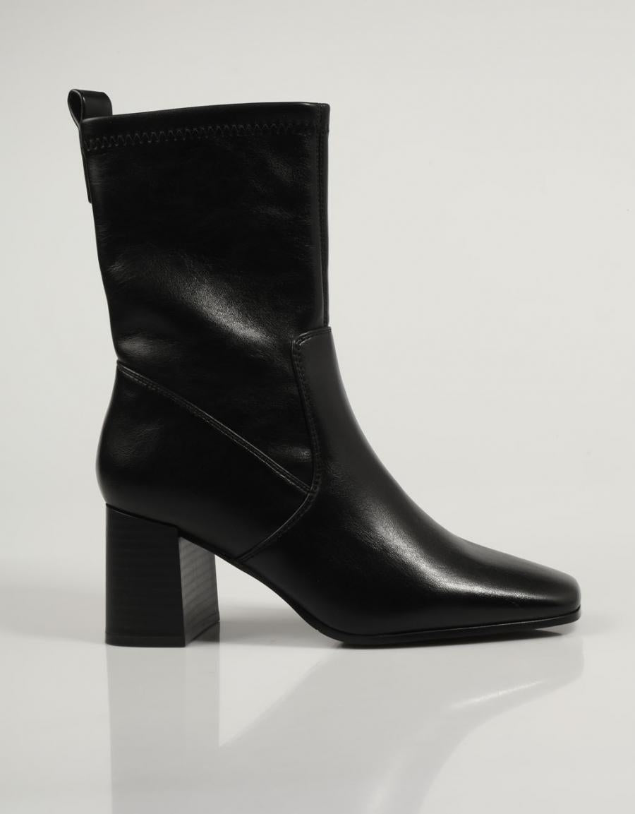 BOTINES DNG DRB25235 en color Negro