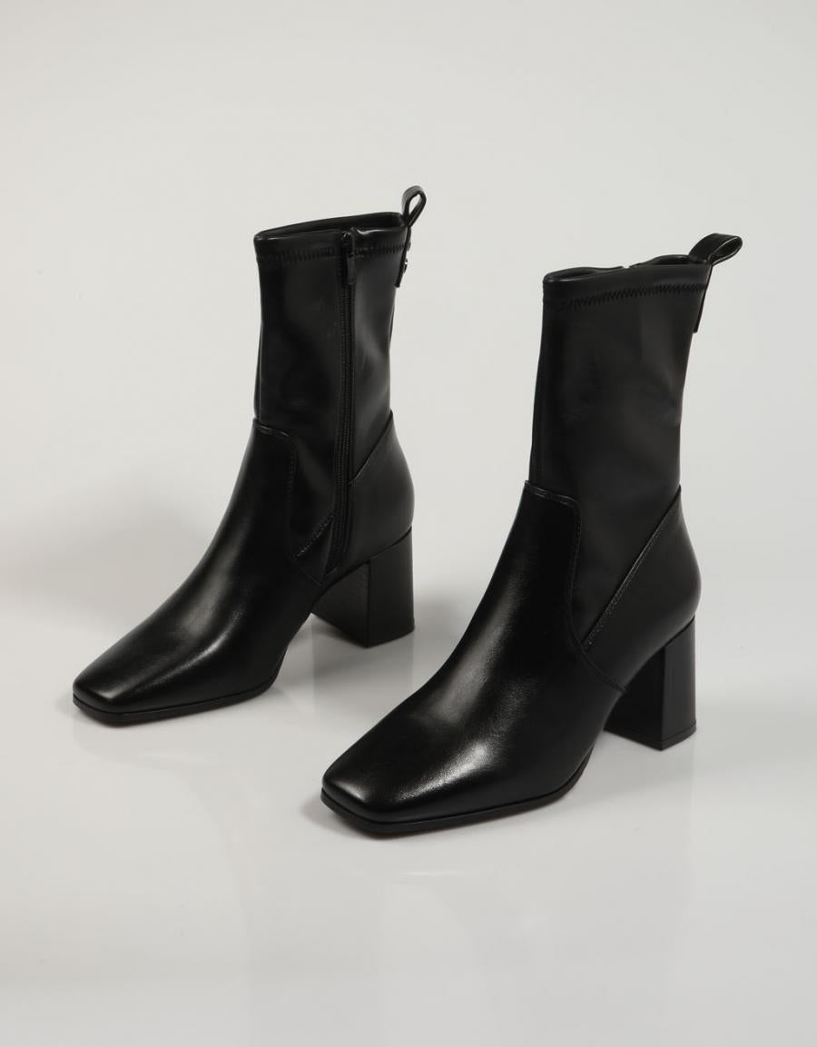 BOTINES DNG DRB25235 en color Negro