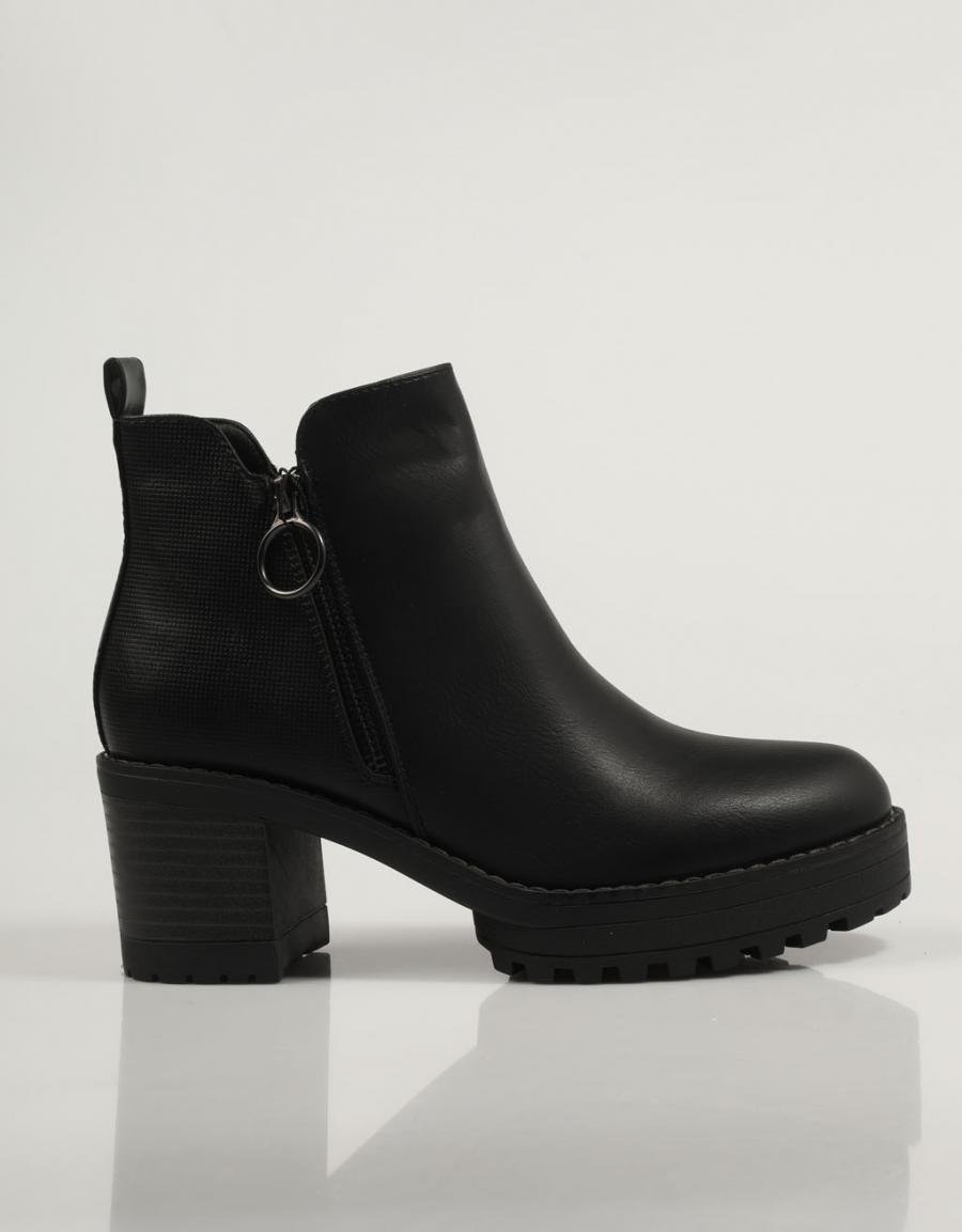 BOTINES CHIKA10 PILAR 16 en color Negro