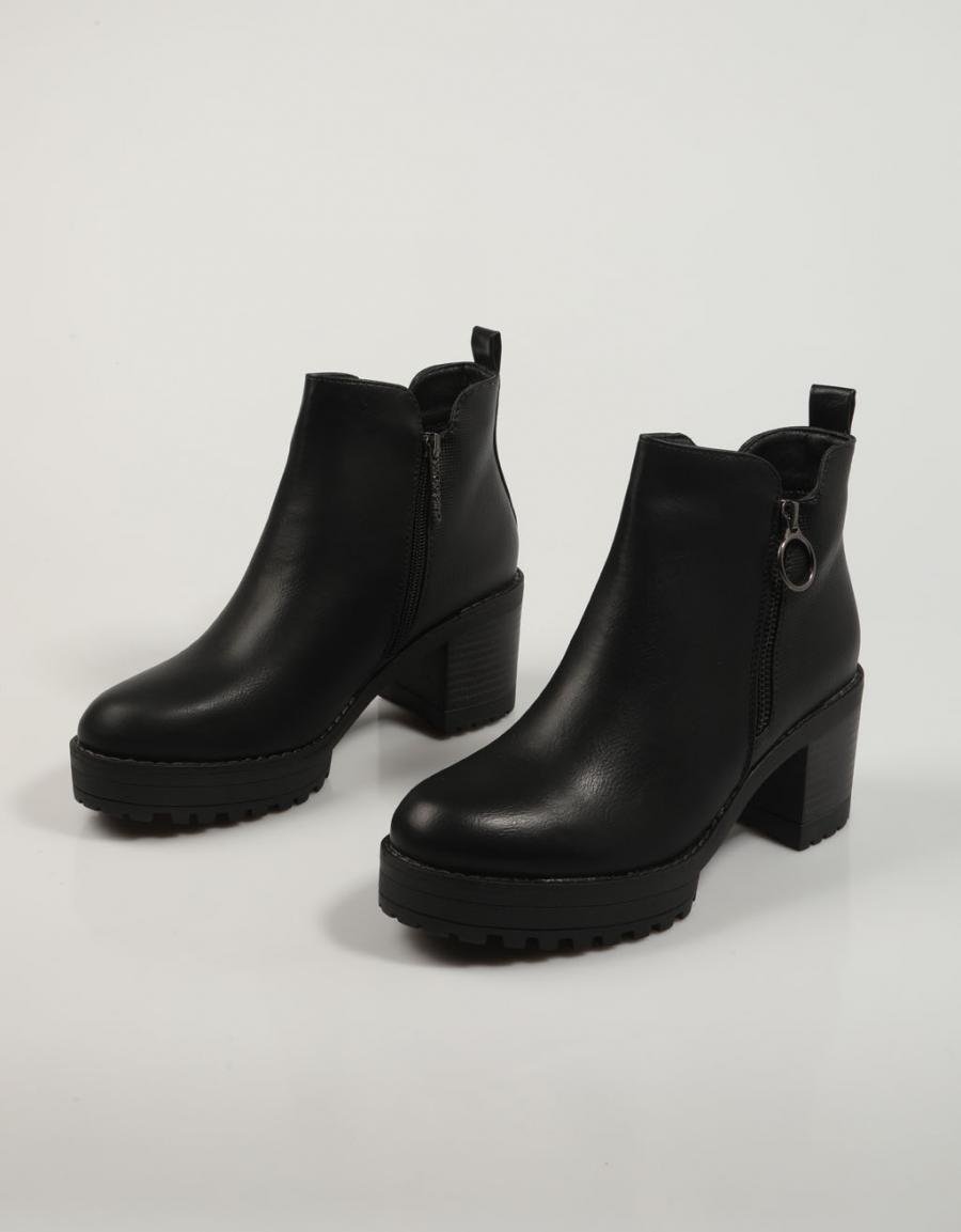 BOTINES CHIKA10 PILAR 16 en color Negro