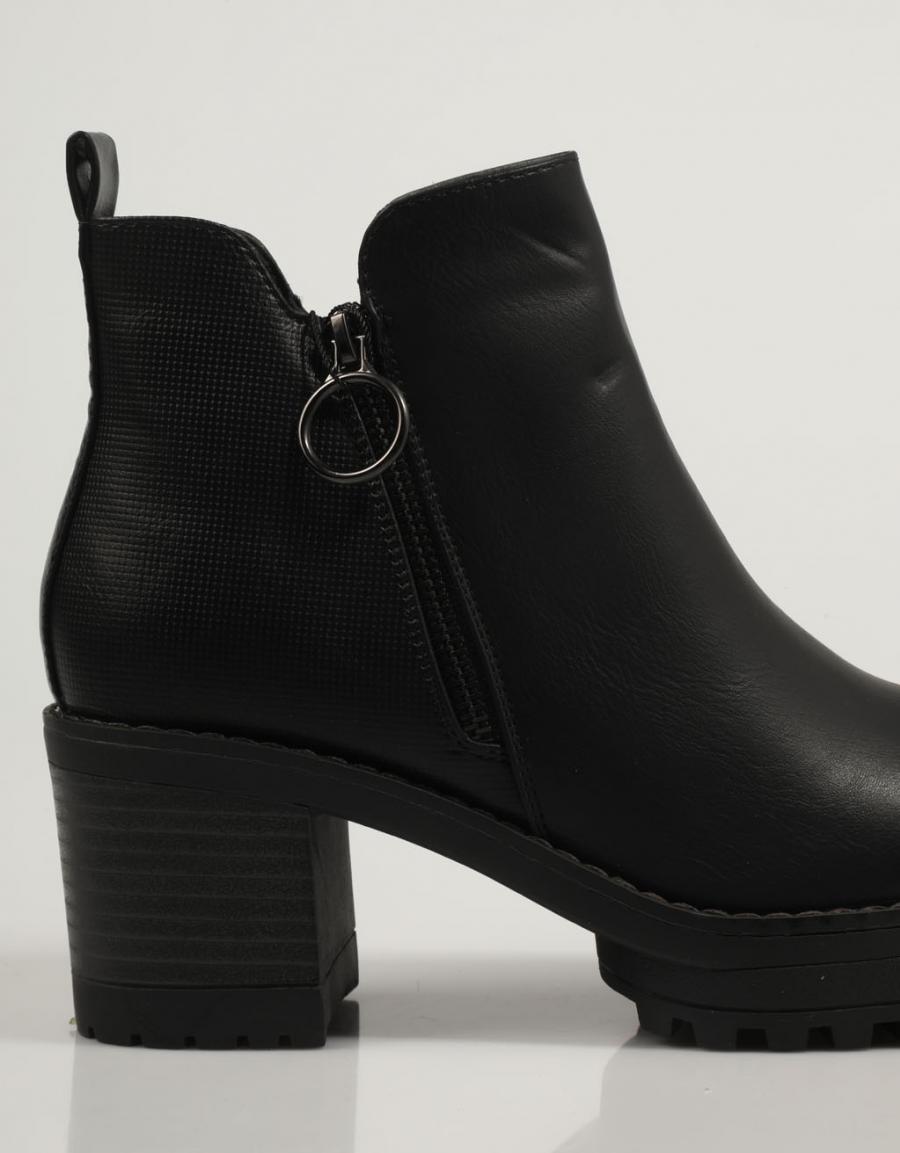 BOTINES CHIKA10 PILAR 16 en color Negro