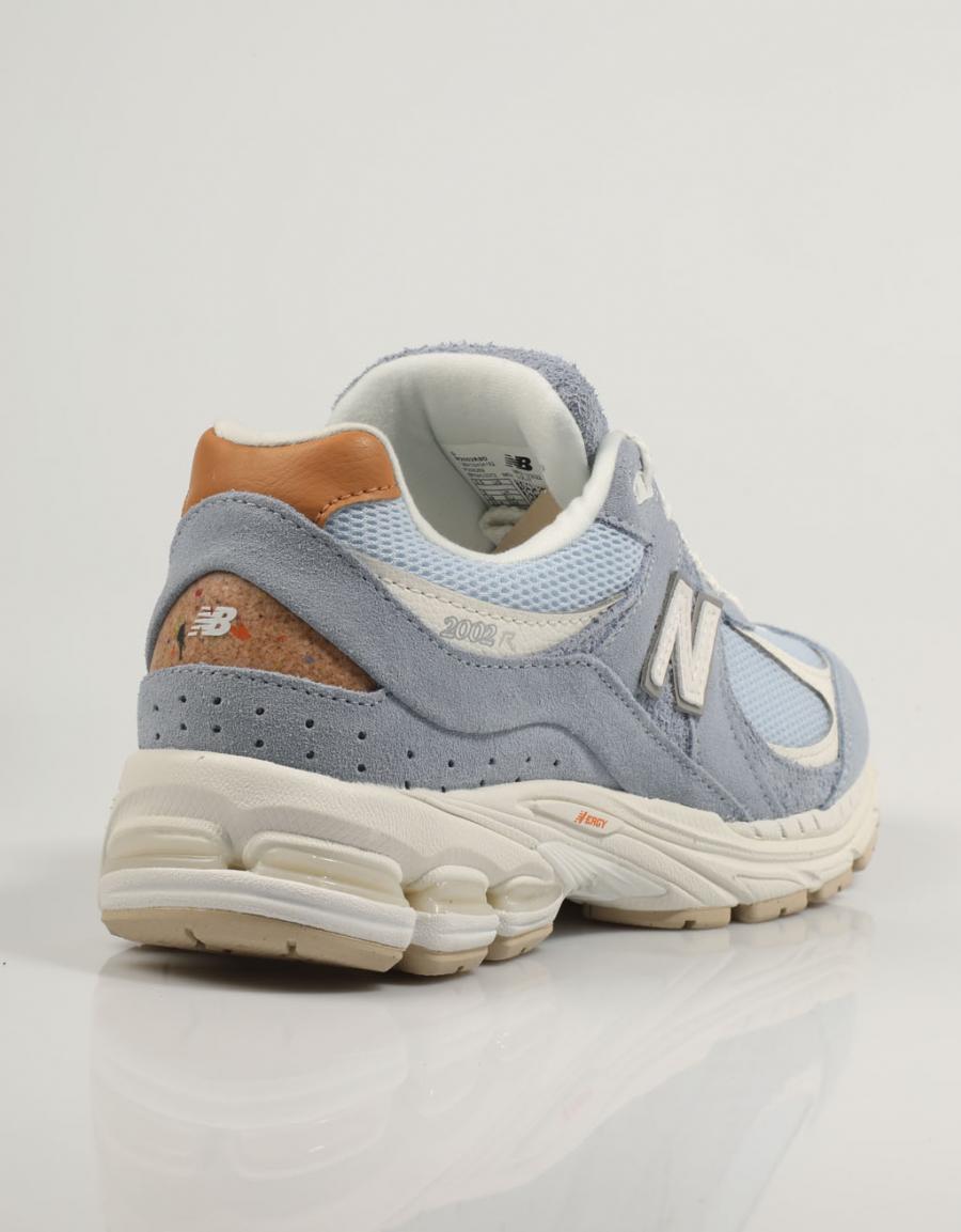 ZAPATILLAS NEW BALANCE M2002 en color Azul marino