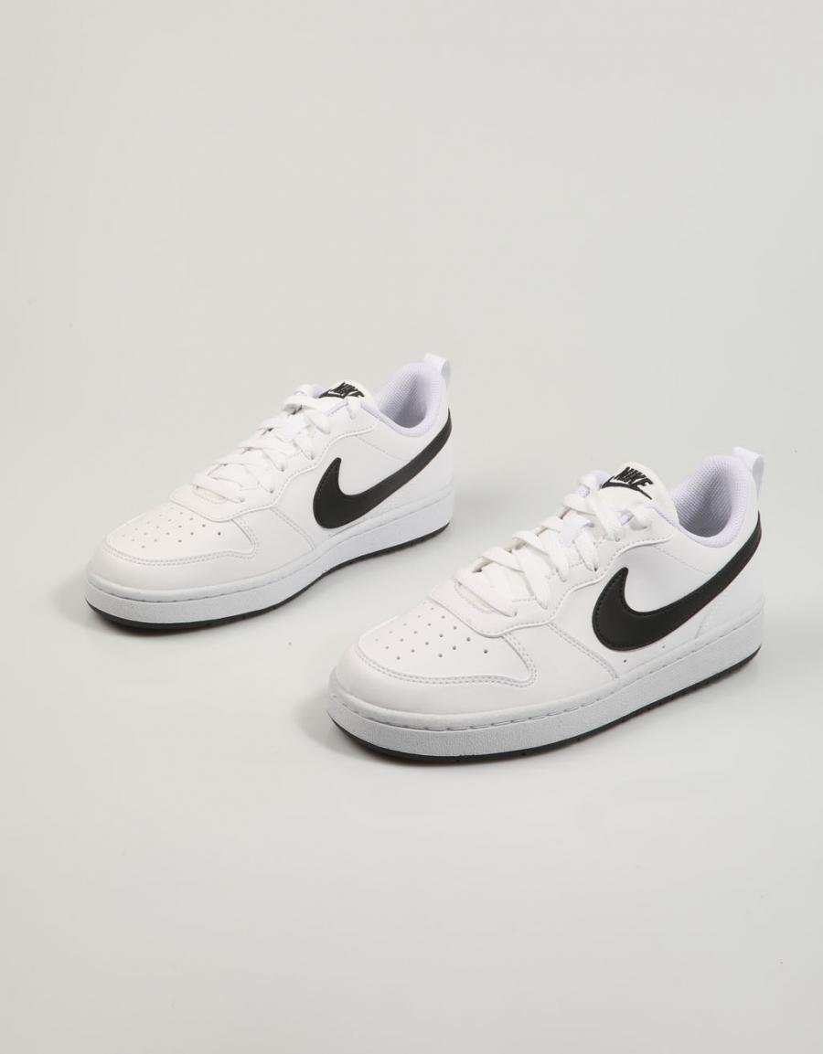 ZAPATILLAS NIKE COURT en color Blanco
