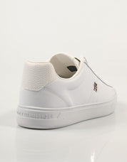 ZAPATILLAS TOMMY HILFIGER ESSENTIAL en color Blanco