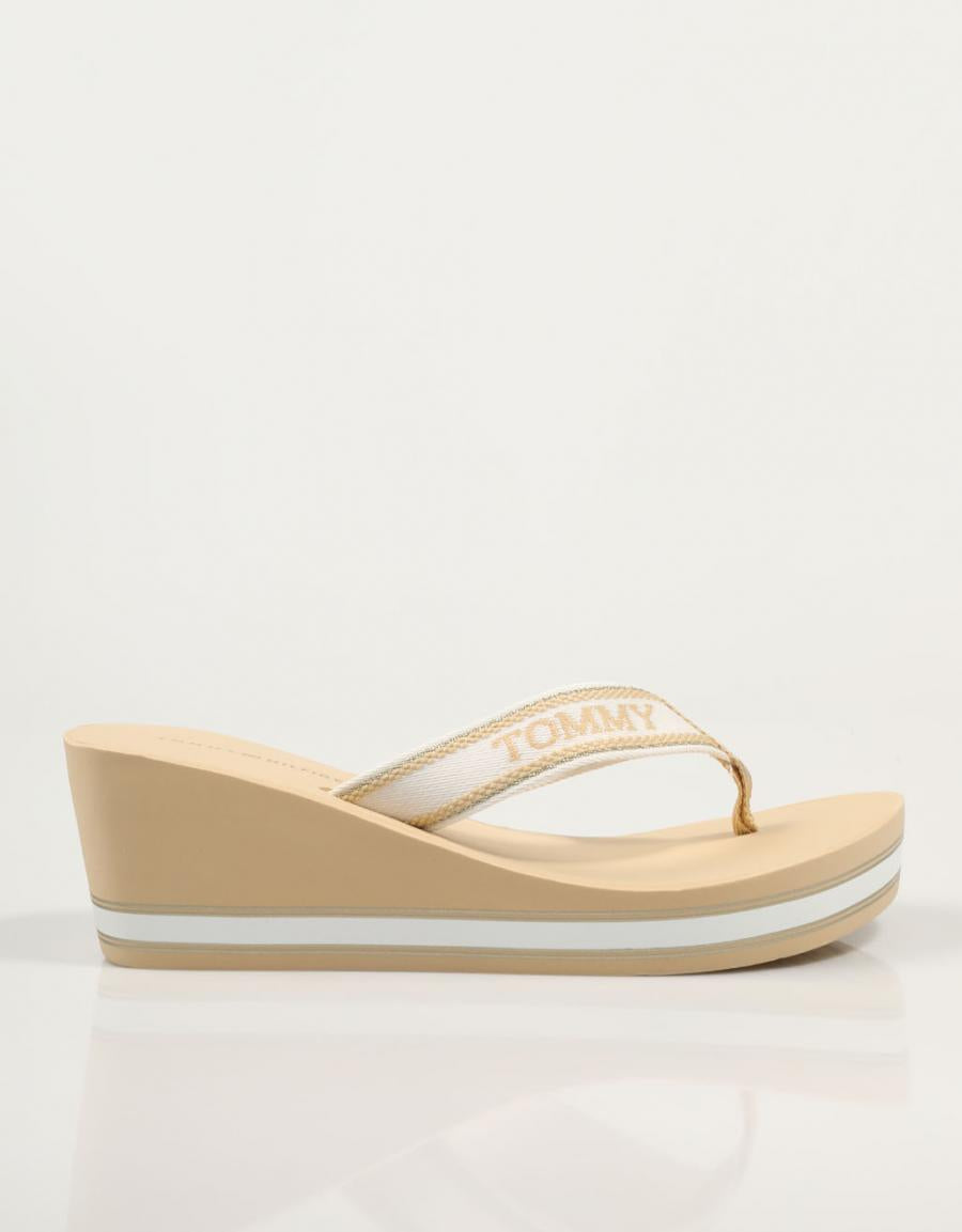 CHANCLAS TOMMY HILFIGER HILFIGER en color Beige