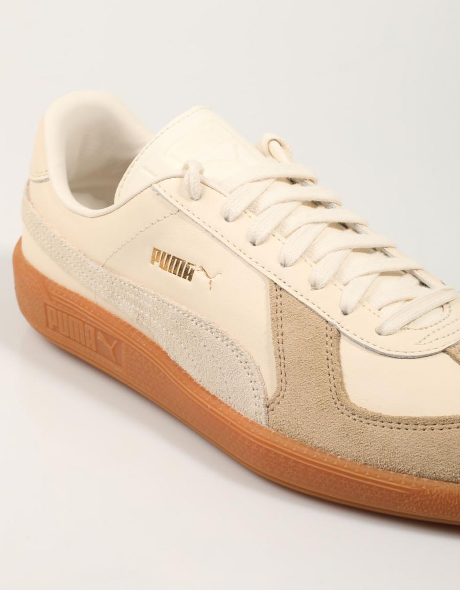 ZAPATILLAS PUMA ARMY TRAINER en color Beige