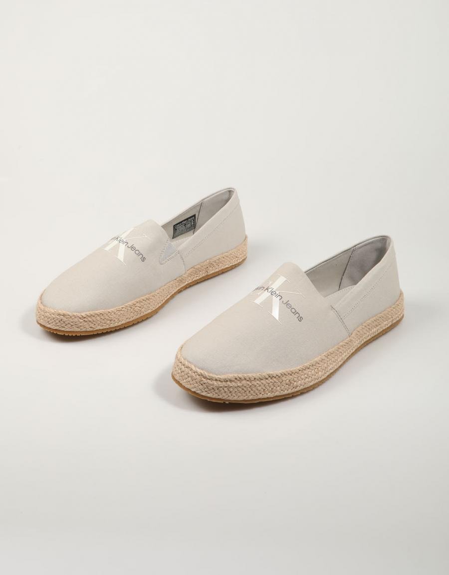 ESPARDEÑAS CALVIN KLEIN ESPADRILLE SLIPON ML en color Beige