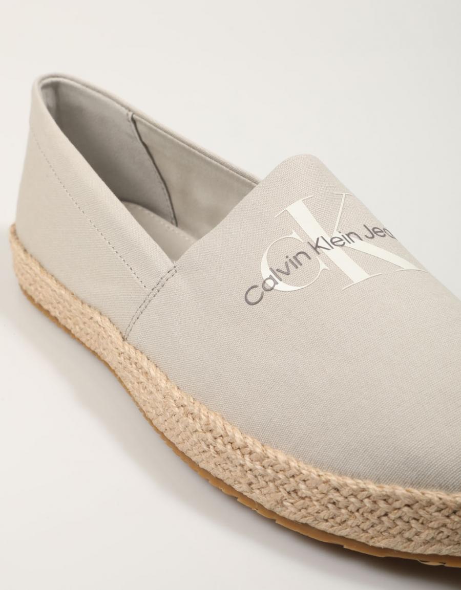 ESPARDEÑAS CALVIN KLEIN ESPADRILLE SLIPON ML en color Beige