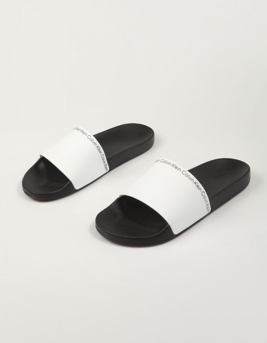 CHANCLAS CALVIN KLEIN POOL en color Blanco