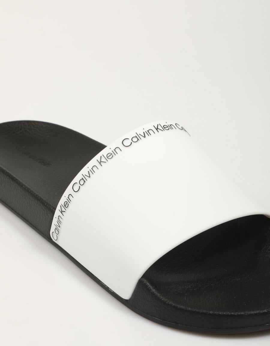 CHANCLAS CALVIN KLEIN POOL en color Blanco