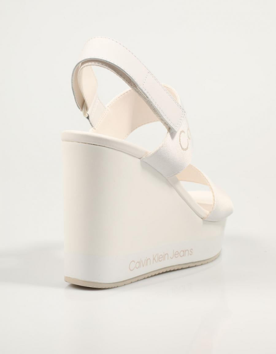 SANDALIAS CALVIN KLEIN WEDGE en color Blanco