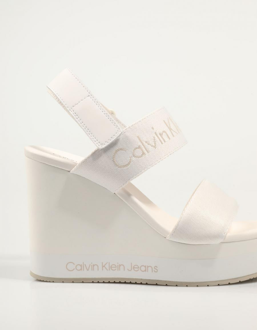 SANDALIAS CALVIN KLEIN WEDGE en color Blanco
