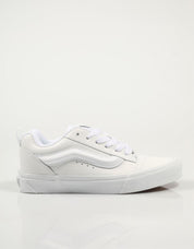 ZAPATILLAS VANS KNU SKOOL en color Blanco