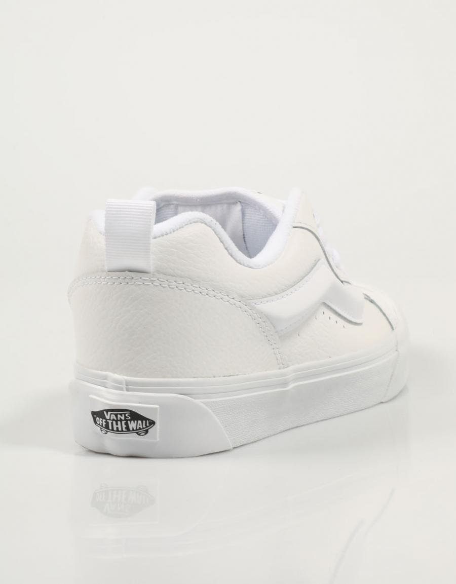 ZAPATILLAS VANS KNU SKOOL en color Blanco