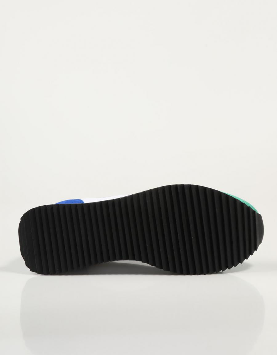 Armani EA7 X8x101 shoes in multicolored color