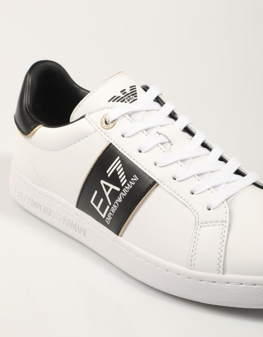 ZAPATILLAS ARMANI EA7 X8X102 en color Blanco